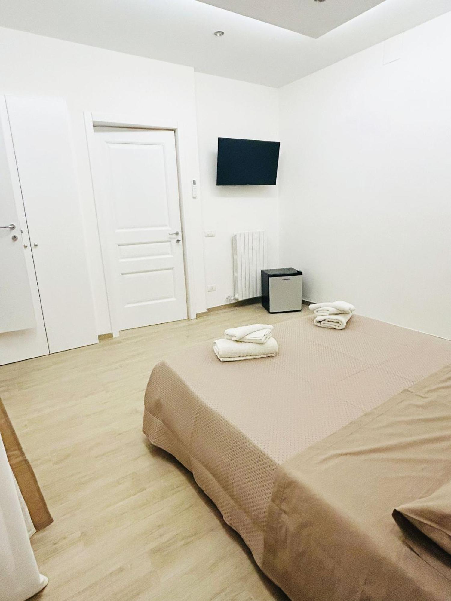 Bed E Suite Domar Μπρίντιζι Εξωτερικό φωτογραφία